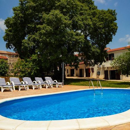 הוילה Kaštelir Casa Istriana Nona Pina מראה חיצוני תמונה