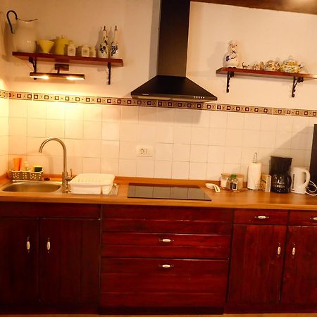 הוילה Kaštelir Casa Istriana Nona Pina מראה חיצוני תמונה