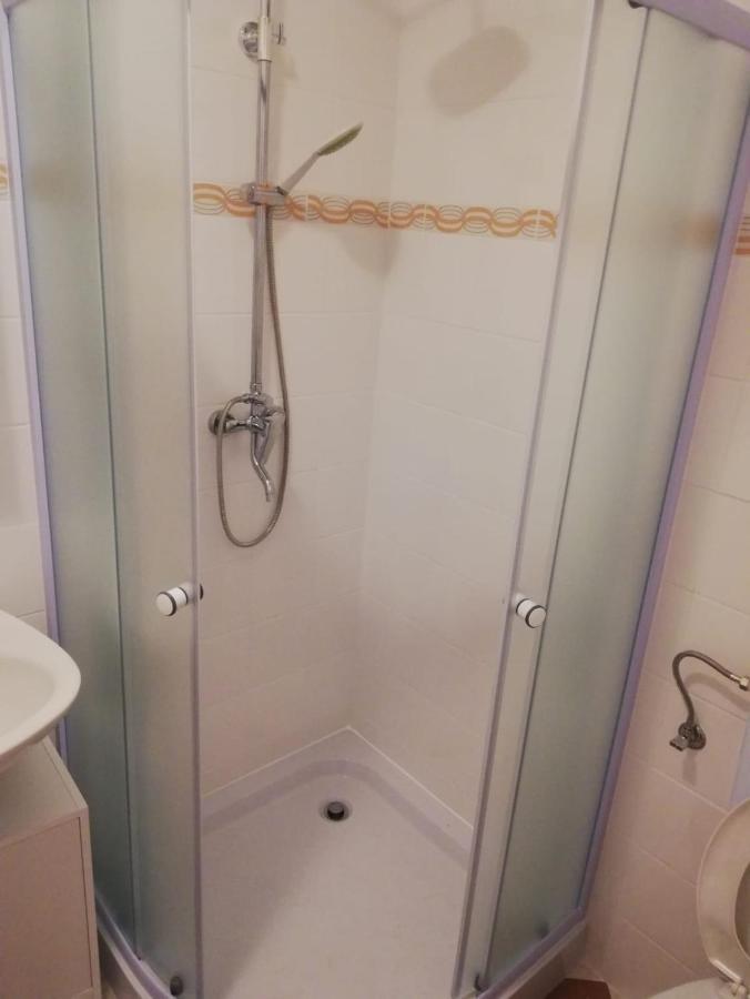 הוילה Kaštelir Casa Istriana Nona Pina מראה חיצוני תמונה
