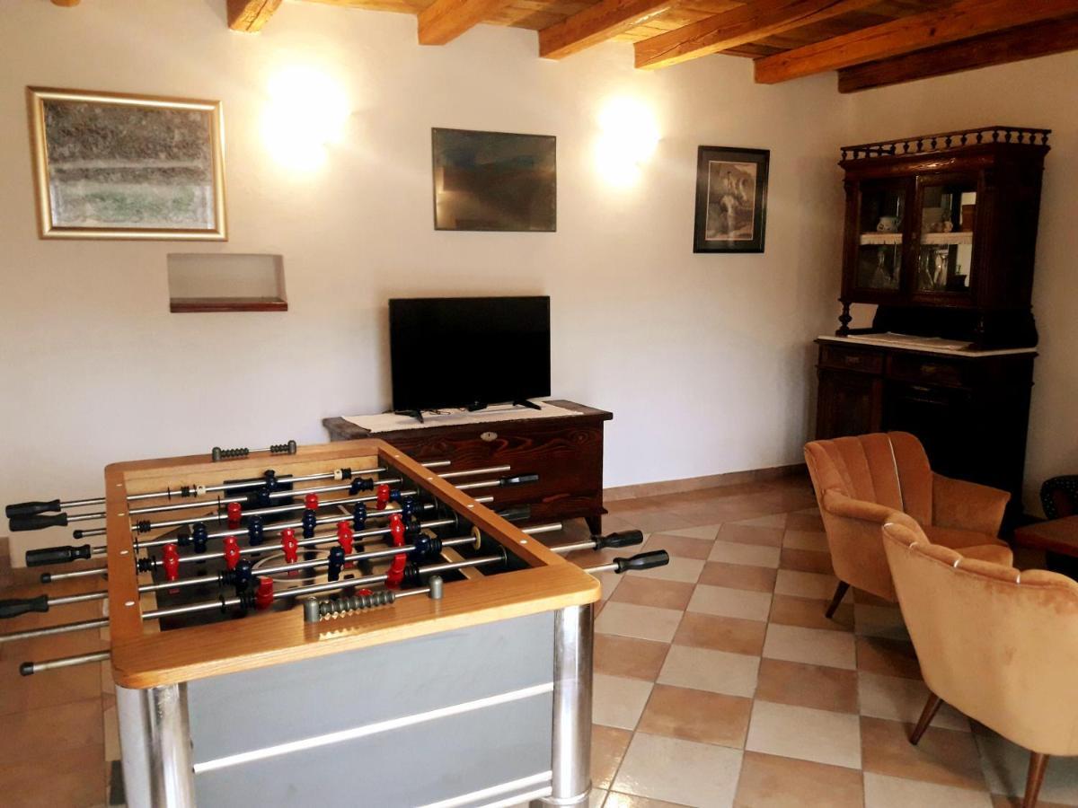 הוילה Kaštelir Casa Istriana Nona Pina מראה חיצוני תמונה