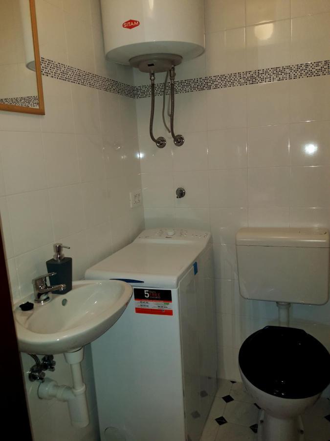 הוילה Kaštelir Casa Istriana Nona Pina מראה חיצוני תמונה