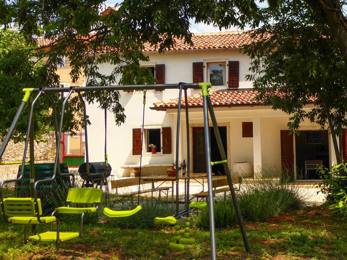 הוילה Kaštelir Casa Istriana Nona Pina מראה חיצוני תמונה