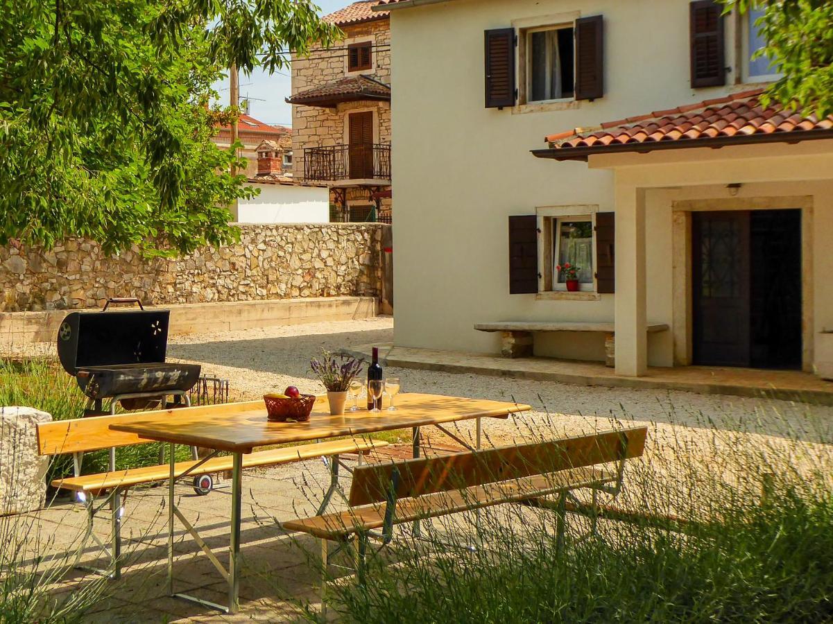 הוילה Kaštelir Casa Istriana Nona Pina מראה חיצוני תמונה